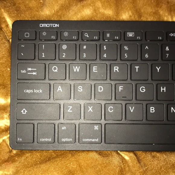 Wireless Keyboard By Omoton, from Amazon - Picture 8 of 12